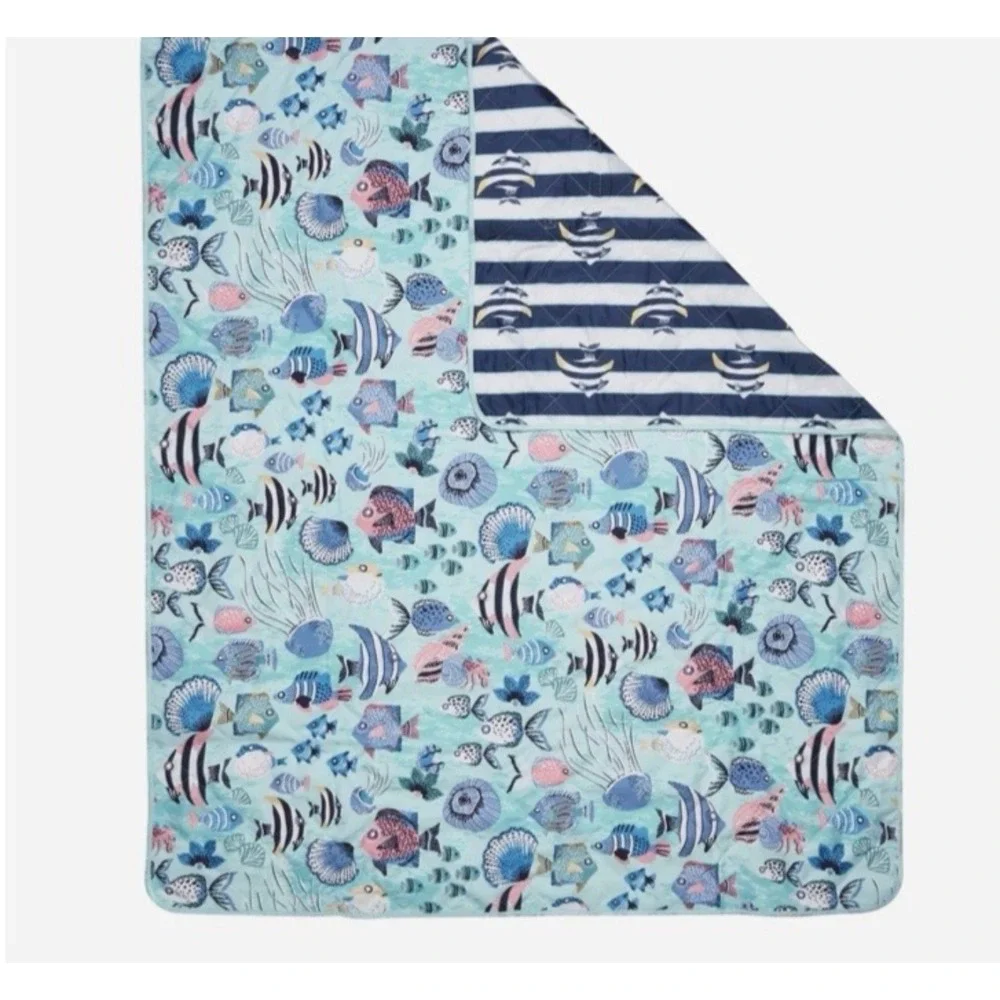 Vera Bradley Picnic Blanket Reversible Fish Shell Print Blue Navy Stripe 27793